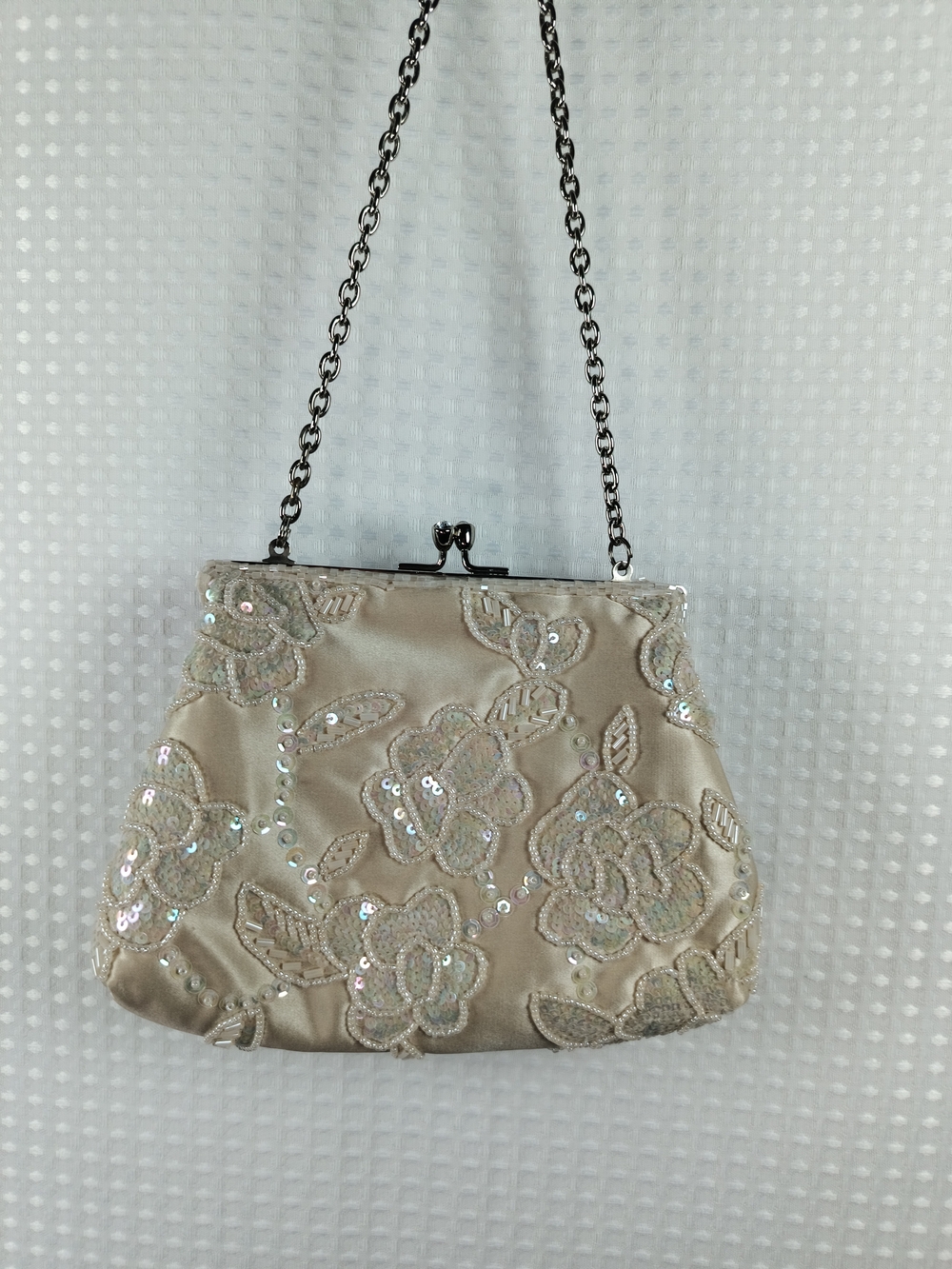 Talbots Retro Ivory Beaded Floral Chain Clutch with Jeweled Kiss-lock Closure.